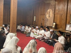 Anies Gelar Munajat Jelang Pendaftaran Capres-Cawapres Besok