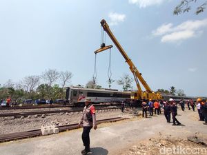 KAI Selidiki Dugaan Kecelakaan KA Sentolo Dipicu Rel Memuai gegara Cuaca Panas