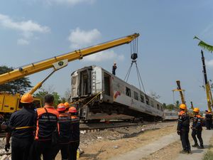Evakuasi KA Argo Semeru di Kulon Progo Akhirnya Selesai