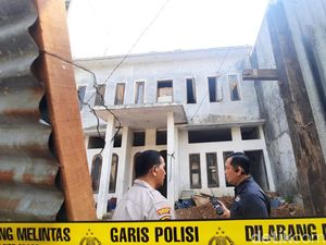 Ledakan Diduga Bom di Jaksel Terjadi di Rumah yang Direnovasi Ledakan Diduga Bom di Jaksel Terjadi di Rumah yang Direnovasi