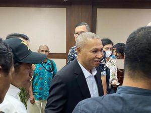Hakim Tolak Eksepsi Pengacara Lukas Enembe, Sidang Lanjut Pembuktian Hakim Tolak Eksepsi Pengacara Lukas Enembe, Sidang Lanjut Pembuktian
