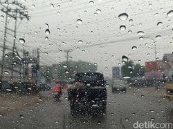 Modifikasi Cuaca Bikin Langit Jambi Diguyur Hujan Sedang Hingga Lebat