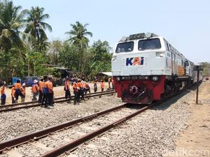 Puncak Arus Mudik Penumpang Kereta Api Diprediksi Terjadi H-3 Lebaran Puncak Arus Mudik Penumpang Kereta Api Diprediksi Terjadi H-3 Lebaran
