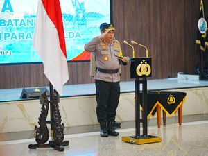 Kapolri Pimpin Sertijab Dankorbrimob dan 5 Kapolda di Mabes Polri