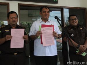Eks Ketua DPRD Blora Bambang Susilo Jadi Tersangka Korupsi Kunker Fiktif Eks Ketua DPRD Blora Bambang Susilo Jadi Tersangka Korupsi Kunker Fiktif