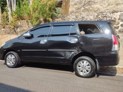 Dihantam Pemotor di Bulusulur, Mobdin Kepala DLH Wonogiri Ringsek