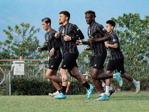 Arema Libur Latihan Sehari Jelang Lawan PSM Makassar karena Perjalanan Jauh