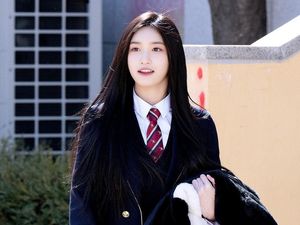 Leeseo IVE Diduga Jadi Korban Bully, Diminta Tanda Tangan Satu Buku Penuh Leeseo IVE Diduga Jadi Korban Bully, Diminta Tanda Tangan Satu Buku Penuh