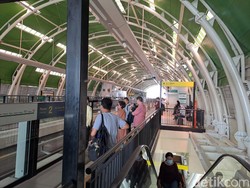 Gangguan! LRT Jabodebek Jalur Bekasi Terlambat 1 Jam Lebih