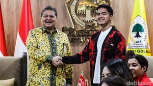 Momen Kaesang Bertemu Airlangga di Markas Golkar