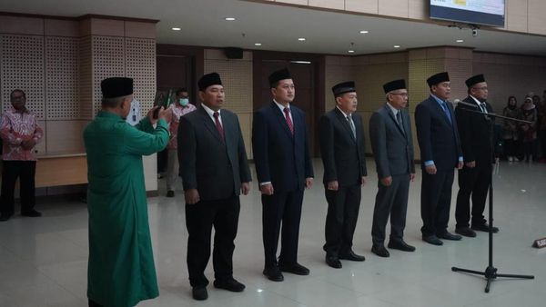 Momen Rektor UNJ Lantik Warek dan Ketua Lembaga Periode 2023-2027