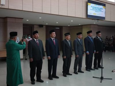 Momen Rektor UNJ Lantik Warek dan Ketua Lembaga Periode 2023-2027