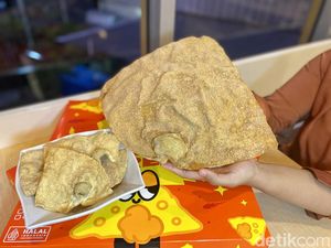 Wow! Begini Rasa Pangsit Goreng Jumbo yang Besarnya 10 Kali Pangsit Biasa