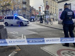 Pembunuh Fans Swedia di Brussel Mati Ditembak Polisi