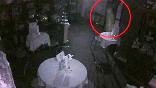 Penampakan Hantu Terabadikan Kamera, Slide Terakhir Paling Ngeri