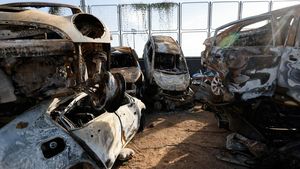 Penampakan Kuburan Mobil Korban Perang di Sderot Israel