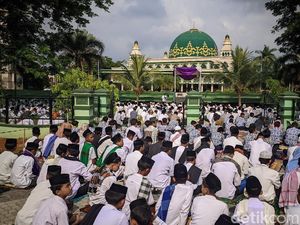 Asal-usul Serta Makna Kata Santri Asal-usul Serta Makna Kata Santri