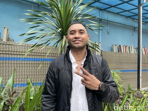 Video: Sentilan Rayen Pono ke Ahmad Dhani Video: Sentilan Rayen Pono ke Ahmad Dhani
