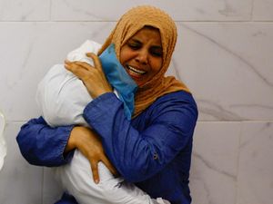 Duka Menyayat Hati saat Anak-anak jadi Korban Perang