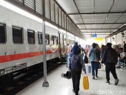 13 KA Terlambat Datang Nyaris 3 Jam di Stasiun Blitar Imbas Kereta Anjlok