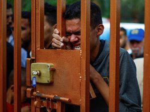 Tangis Pilu Warga Gaza Kala Rumah Hancur dan Keluarga Tiada Tangis Pilu Warga Gaza Kala Rumah Hancur dan Keluarga Tiada