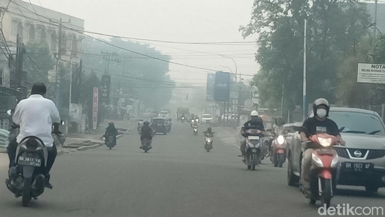 Dampak Kabut Asap di Kota Jambi, Jarak Pandang 600 M-Warga Sesak Napas