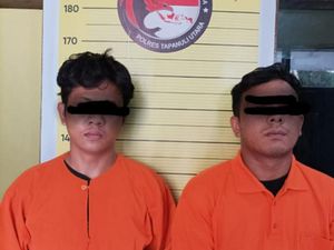 2 Pria Bawa Narkoba Ditangkap usai Tabrak Mobil Polisi dan Angkot di Taput