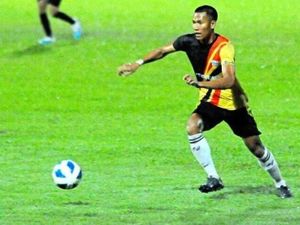 Amir Hamzah Resmi Gabung PSM Makassar, Diikat Kontrak Setengah Musim Amir Hamzah Resmi Gabung PSM Makassar, Diikat Kontrak Setengah Musim