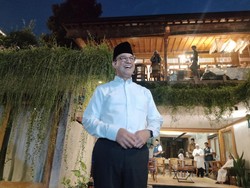 Jelang Pendaftaran ke KPU, Anies Doa Jadikan Imam yang Bertaqwa