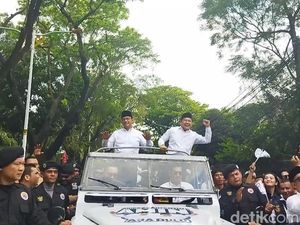 Iring-iringan ke KPU, Anies-Cak Imin dan Pendukung Nyanyi Lagu Ya Lal Wathon