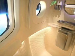 Toilet Nggak Ada Lawan, Pemandangannya Planet Bumi!