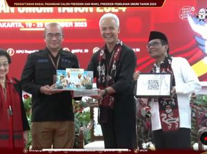 Ganjar-Mahfud Serahkan Visi Misi ke KPU, Berbentuk Buku Pop up dan Barcode