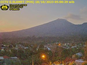 Status Gunung Slamet Waspada, Radius Jarak Aman 2 Km dari Puncak Status Gunung Slamet Waspada, Radius Jarak Aman 2 Km dari Puncak