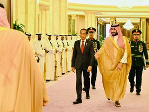 Jokowi Temui Pangeran MBS di Riyadh, Ditemani Erick Thohir hingga Zulhas