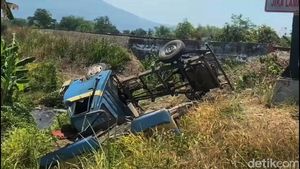 Penampakan Pikap Ringsek Terhantam KA Penataran di Pasuruan