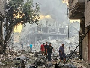 Serangan Udara Israel Hantam Masjid di Gaza, 8 Orang Terkubur Reruntuhan Serangan Udara Israel Hantam Masjid di Gaza, 8 Orang Terkubur Reruntuhan