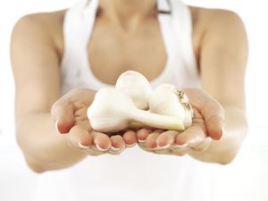 Apakah Bawang Putih Bisa Menghilangkan Jerawat? Ini Kata Riset Apakah Bawang Putih Bisa Menghilangkan Jerawat? Ini Kata Riset