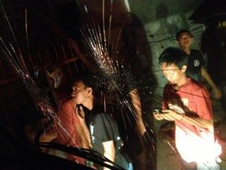 Barbar Warga Aniaya Petugas Damkar Makassar Saat Hendak Padamkan Kebakaran