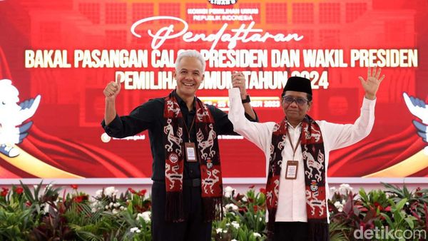 Momen Ganjar-Mahfud Md Daftar Capres-Cawapres ke KPU
