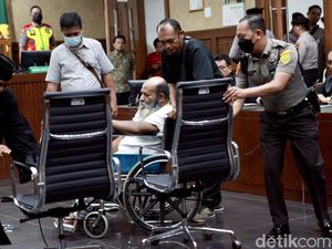 8 Fakta Mengejutkan di Putusan Lukas Enembe yang Jauh Lebih Ringan 8 Fakta Mengejutkan di Putusan Lukas Enembe yang Jauh Lebih Ringan
