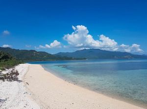 Keindahan Pantai Enabara, Berasa Private Beach Keindahan Pantai Enabara, Berasa Private Beach