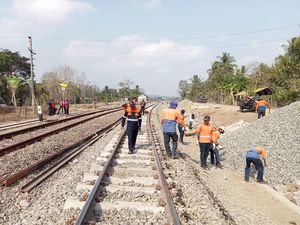 Laju KA Kembali Normal Usai Kecelakaan Argo Semeru dan Argo Wilis Laju KA Kembali Normal Usai Kecelakaan Argo Semeru dan Argo Wilis