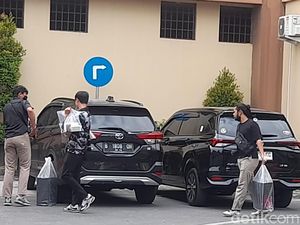 Densus 88 Tangkap 2 Terduga Teroris di Lombok Timur Densus 88 Tangkap 2 Terduga Teroris di Lombok Timur