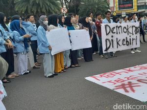 Mahasiswa Palembang Tolak Putusan MK: Sangat Memalukan!