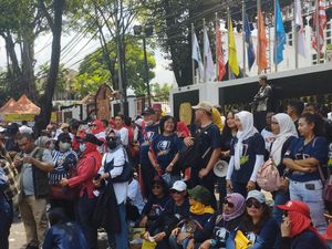 Relawan Anies-Cak Imin Tinggalkan KPU, Relawan Ganjar-Mahfud Mulai Berdatangan