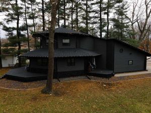 Pernah Lihat Rumah Serba Hitam Luar-Dalam? Begini Wujudnya