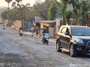 Heboh Video Jalan di Bangunjiwo Bantul Rusak dan Berdebu, Ternyata... Heboh Video Jalan di Bangunjiwo Bantul Rusak dan Berdebu, Ternyata...