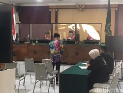 Terdakwa Kasus Mafia Tanah Kas Desa DIY Robinson Divonis 8 Tahun Bui!