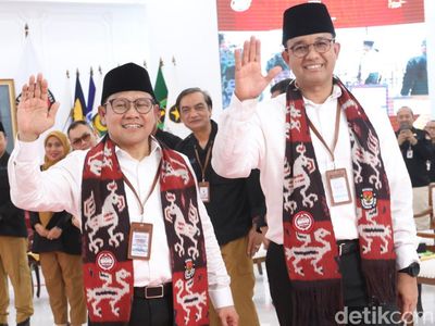 Tiba di KPU, Anies-Cak Imin Kompak Pakai Tenun Sumba