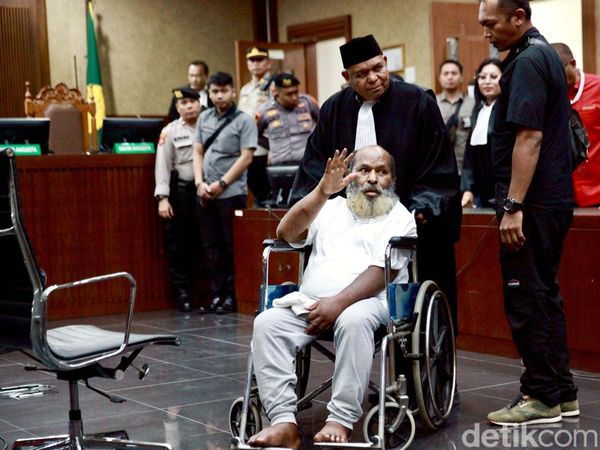 Tok! Lukas Enembe Divonis 8 Tahun Penjara